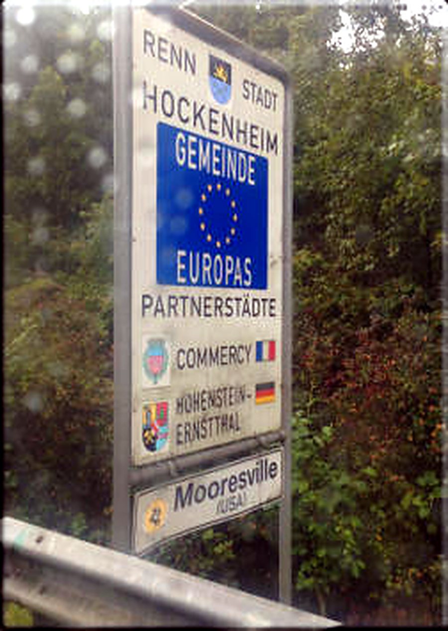 Ortsschild Rennstadt Hockenheim
